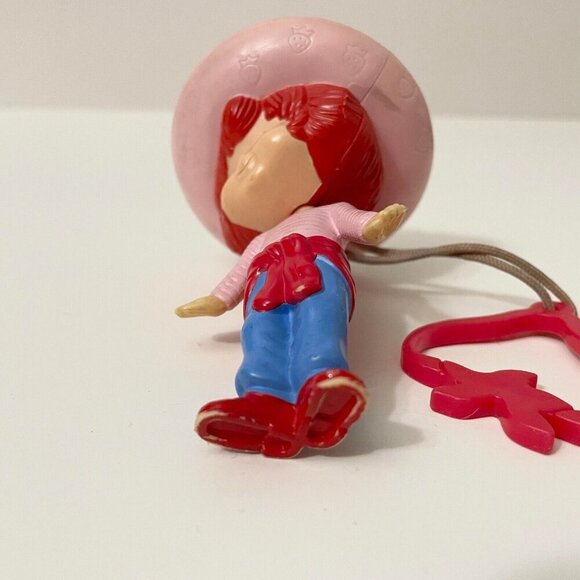 Clip On Plastic Strawberry Shortcake Figure Toy - Picture 8 of 15